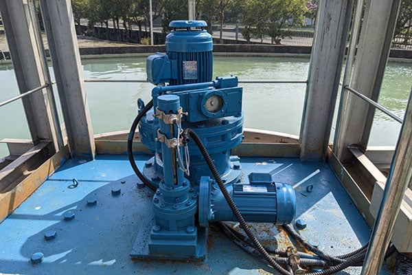 Sludge Scraper